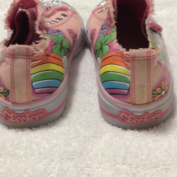 Skechers Girls size 3.5 slip on tennis shoes - Picture 6 of 8